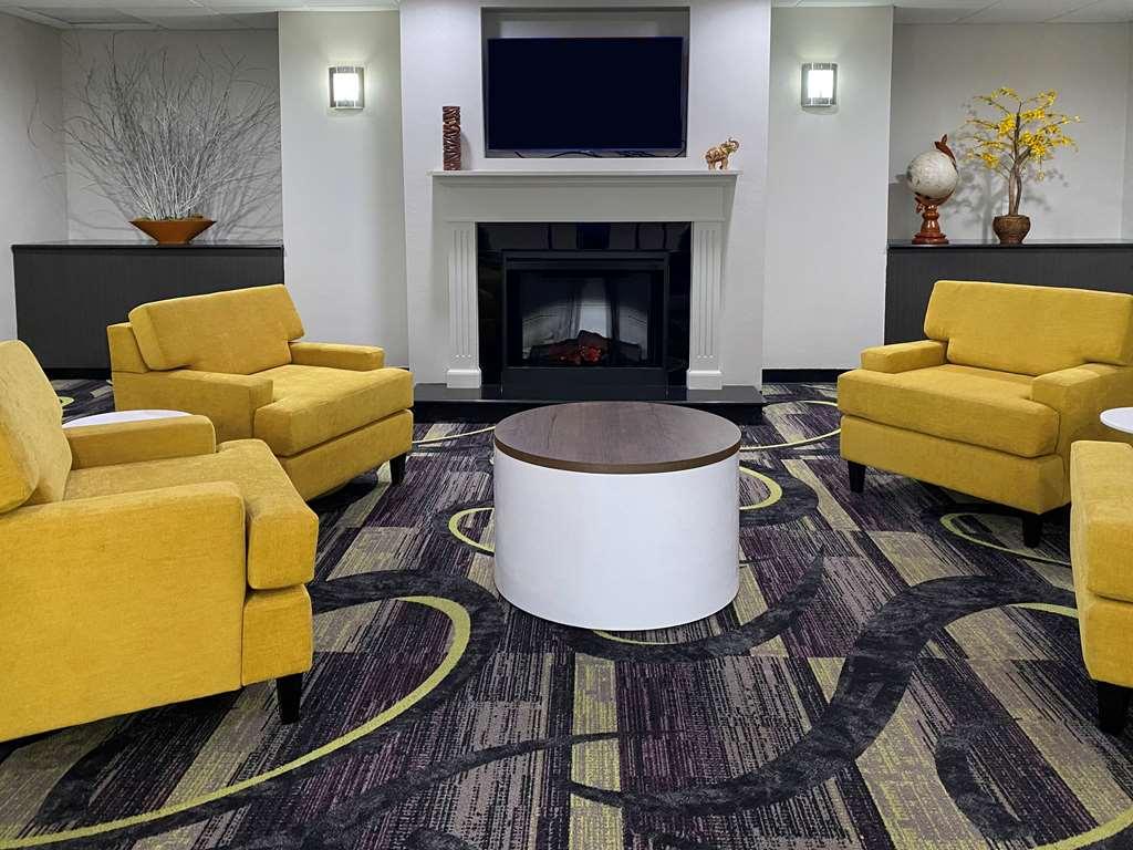 Mainstay Suites Conover-Hickory 내부 사진